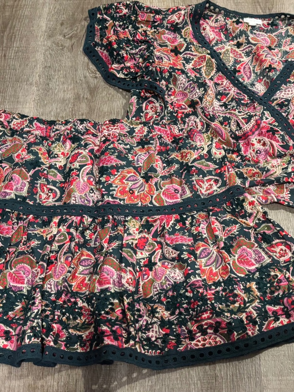 NWOT Jennifer and Grace Green and Pink Paisley Eyelet Trim Matching Set Size M
